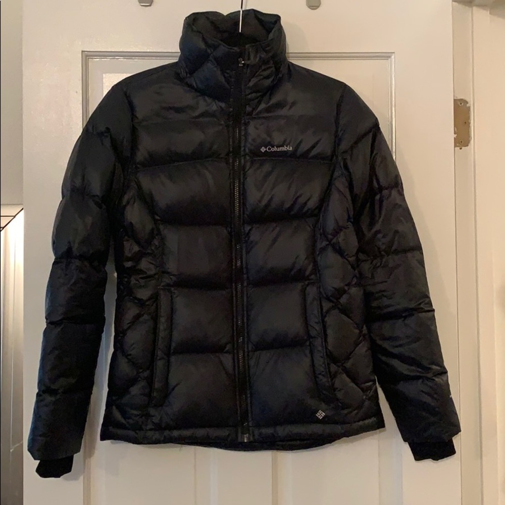 Black Columbia small puffer jacket